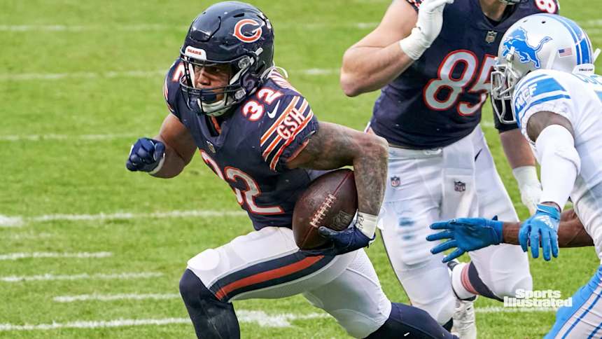 Does BearDigest's projection coincide with SI.com's calling David Montgomery a fantasy bust?